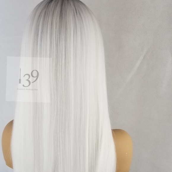 The perfect  human hair platinum lace part wig main image 4